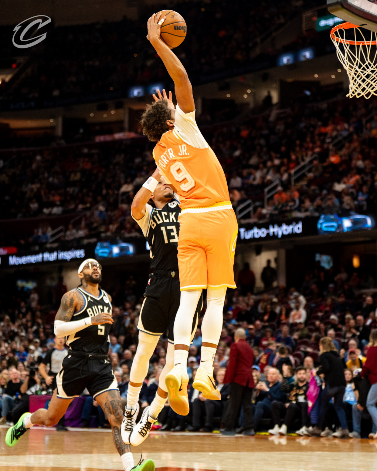 雷竞技-雄鹿新秀表现惊艳，全场观众掌声不断，人员没有起来责任增加地方规定.的简单介绍